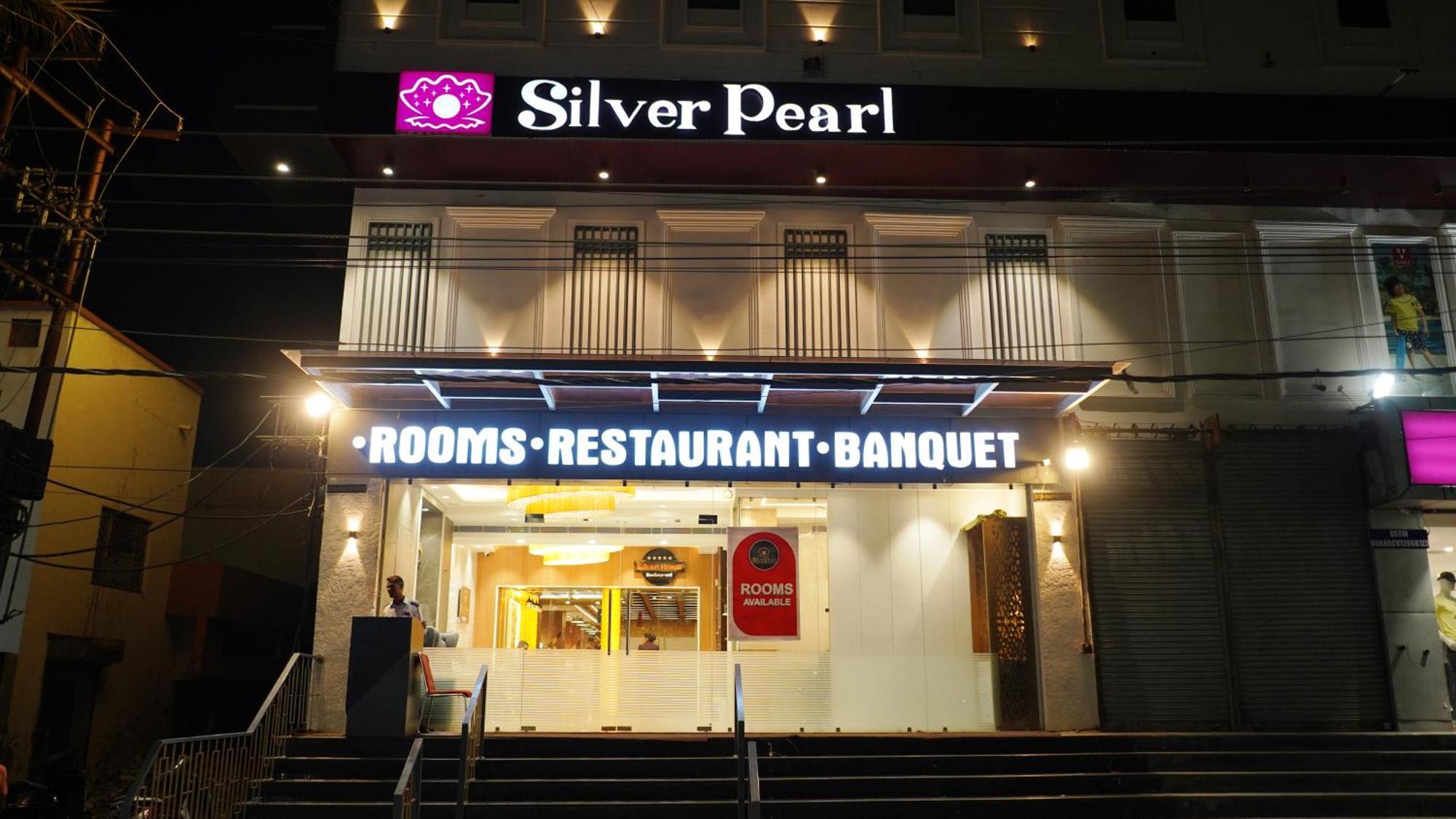 Hotel Silver Pearl Alīgarh 외부 사진